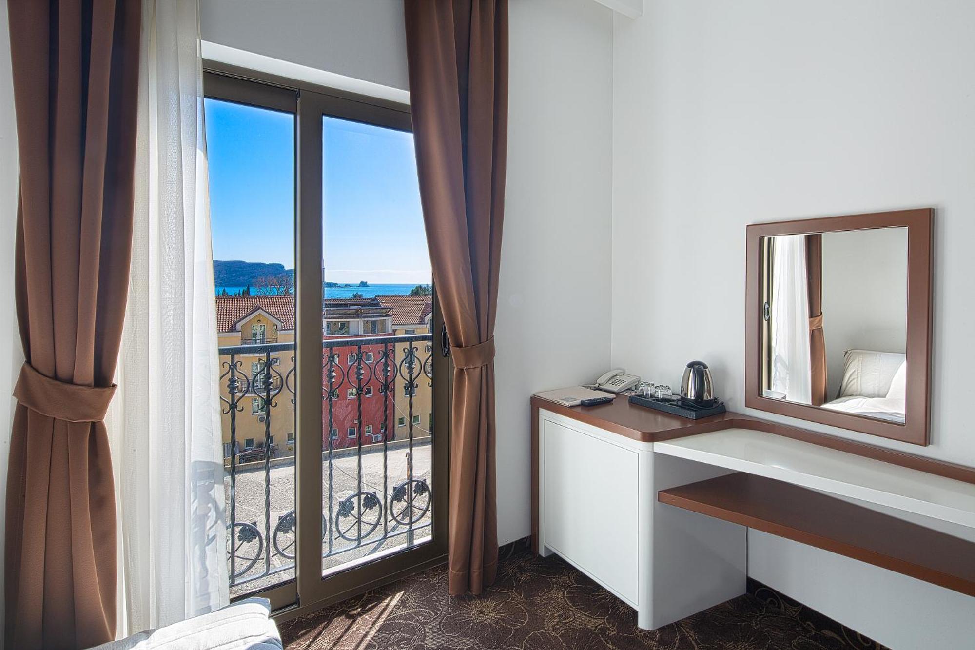 Hotel Pozzo Budva Bagian luar foto