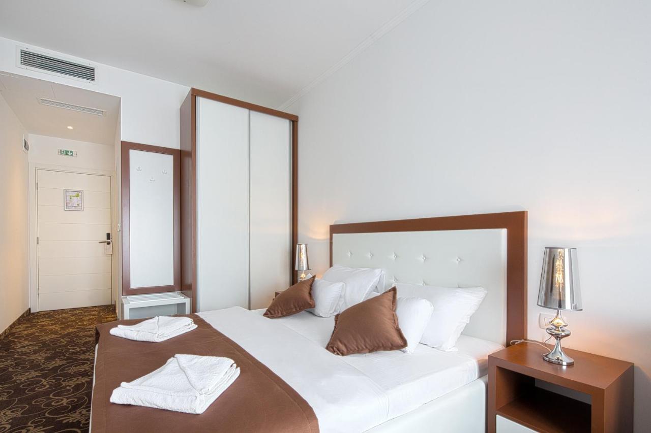 Hotel Pozzo Budva Bagian luar foto
