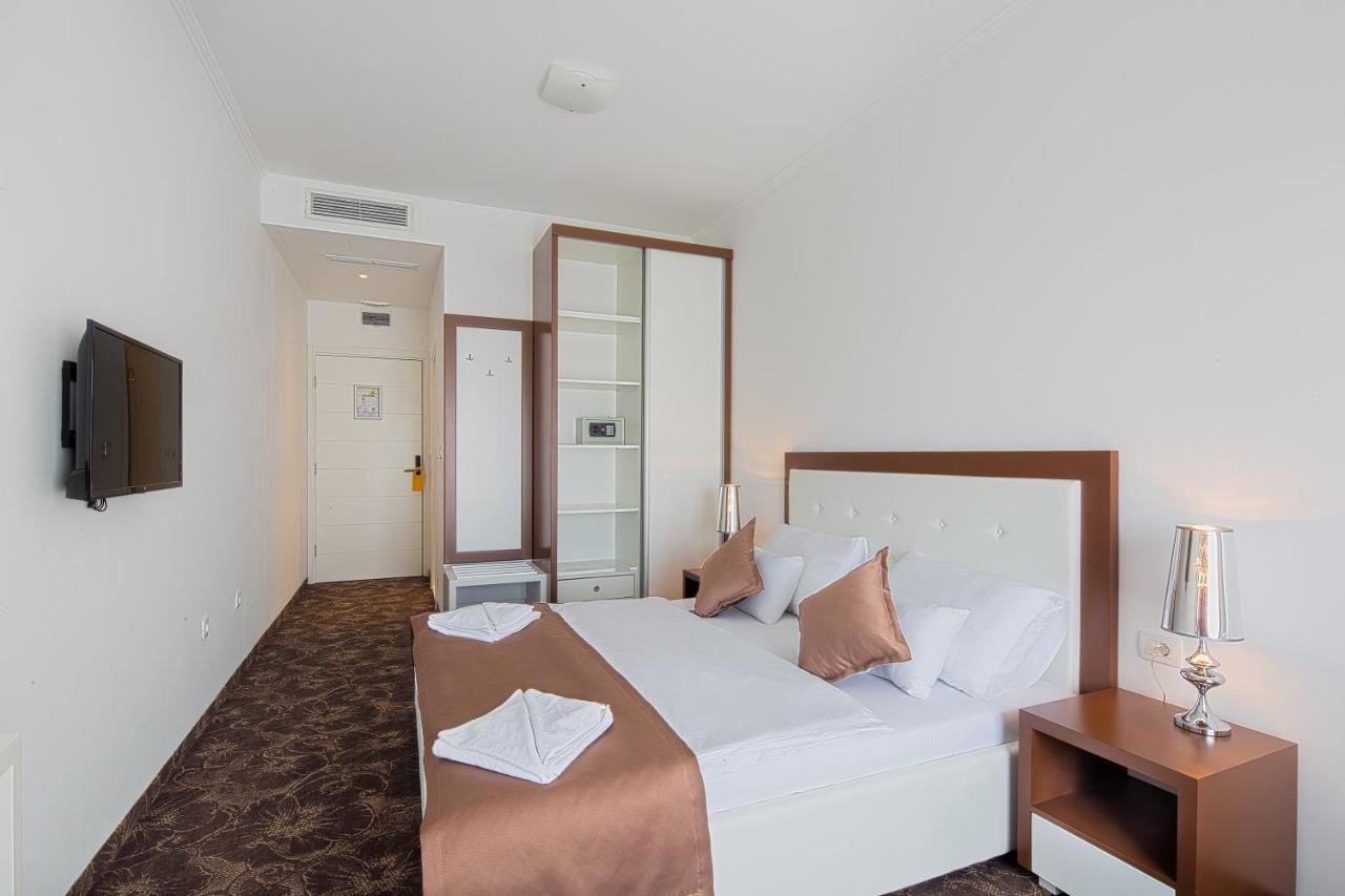 Hotel Pozzo Budva Bagian luar foto