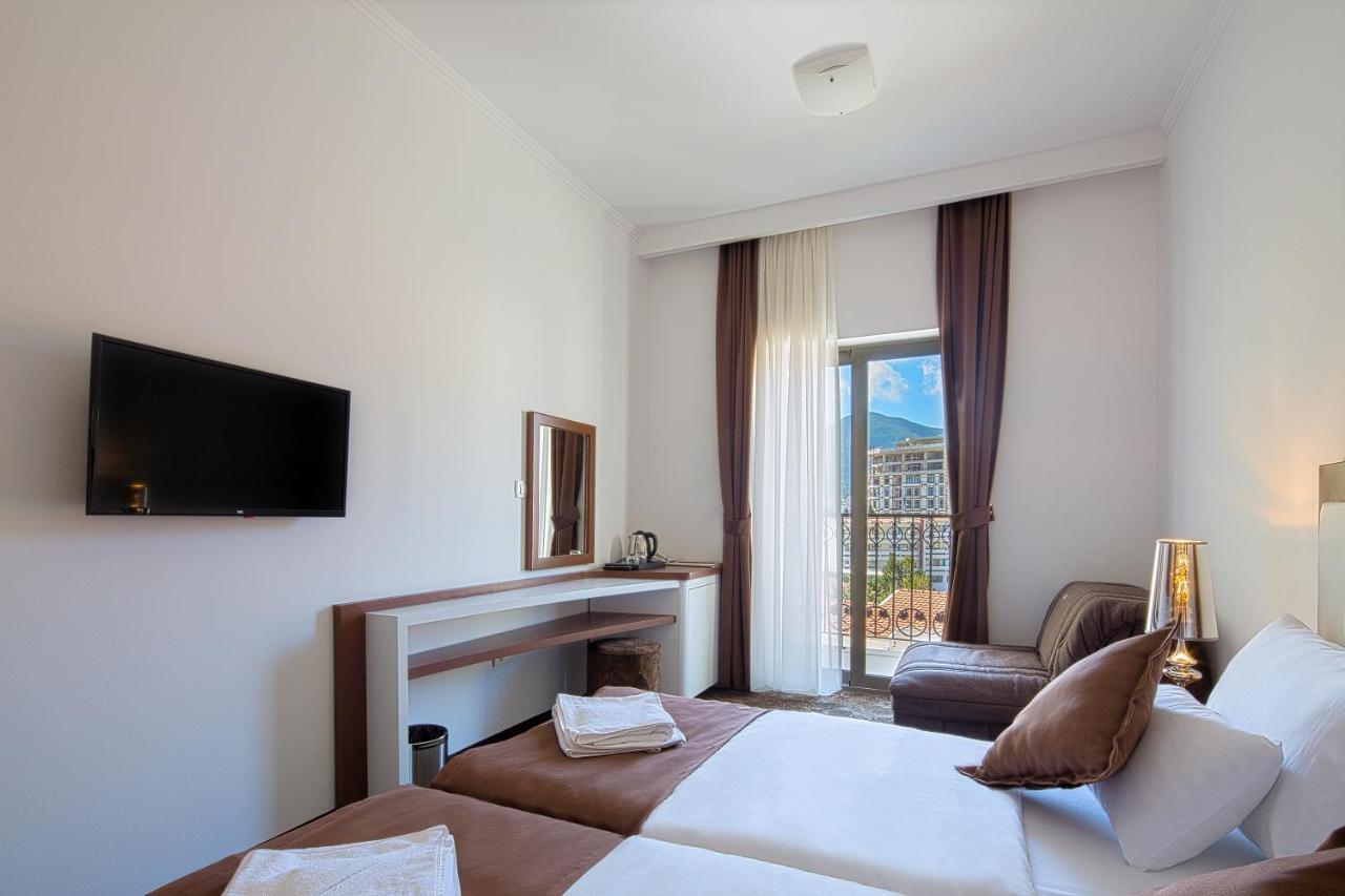 Hotel Pozzo Budva Bagian luar foto