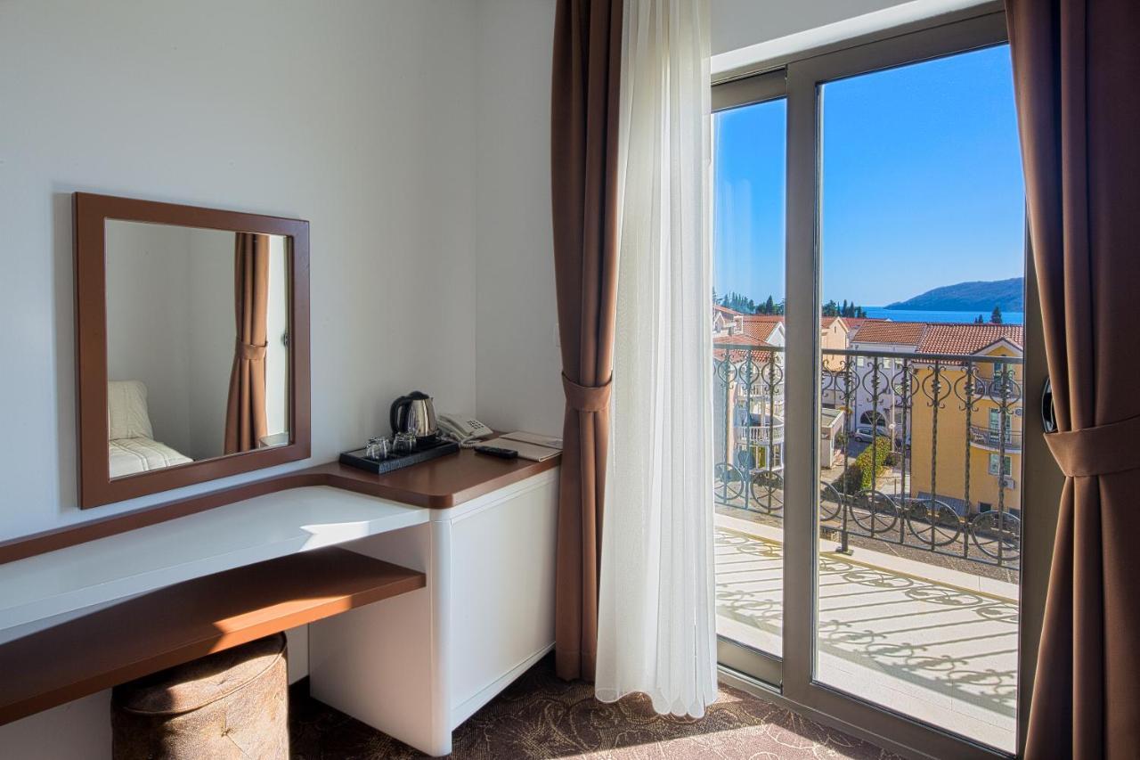 Hotel Pozzo Budva Bagian luar foto