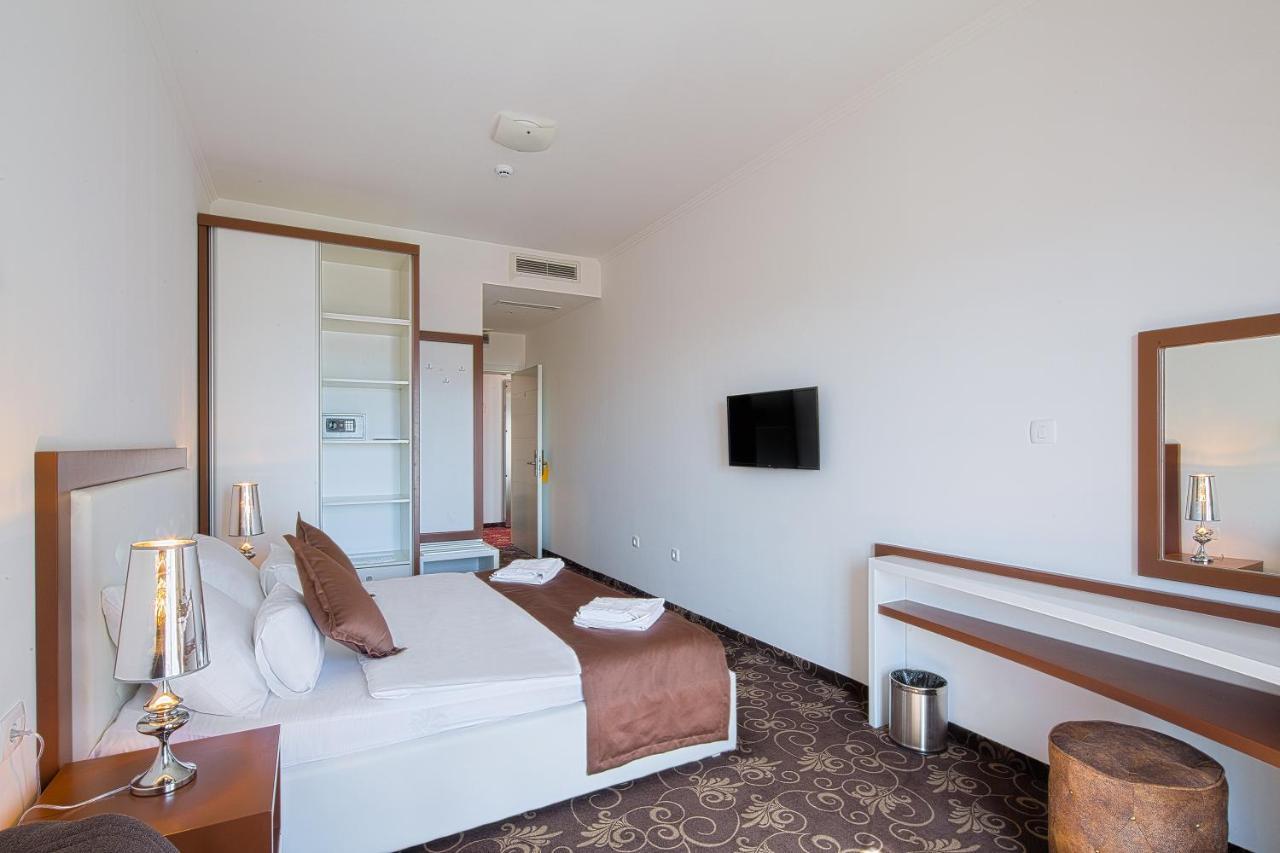 Hotel Pozzo Budva Bagian luar foto