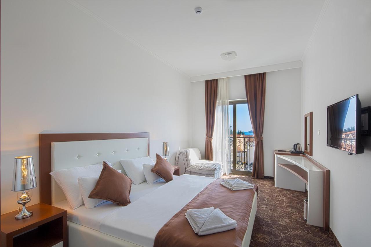Hotel Pozzo Budva Bagian luar foto