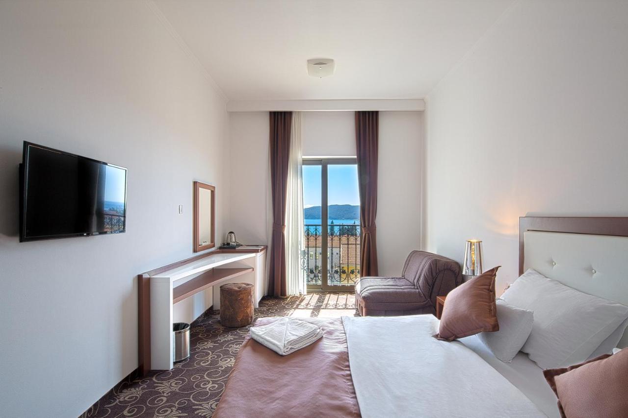 Hotel Pozzo Budva Bagian luar foto