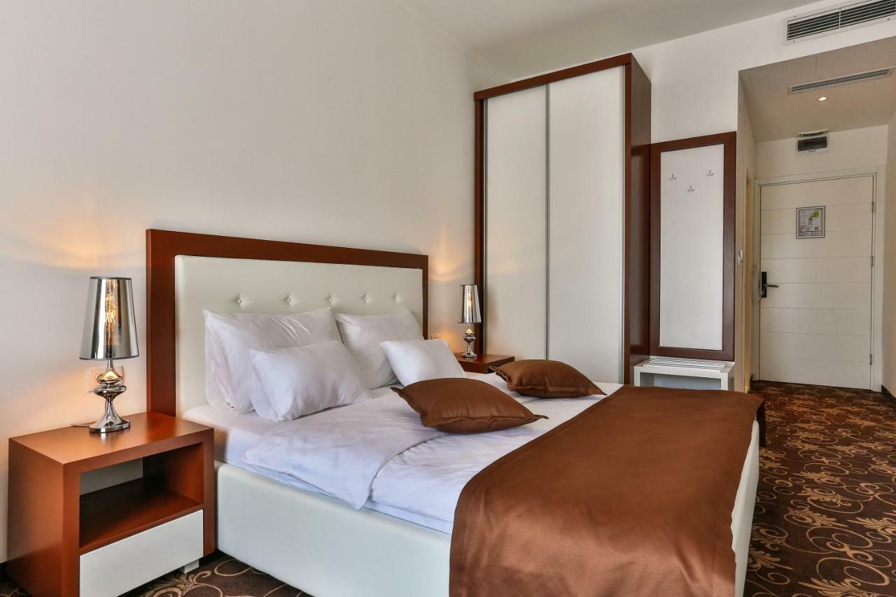 Hotel Pozzo Budva Bagian luar foto