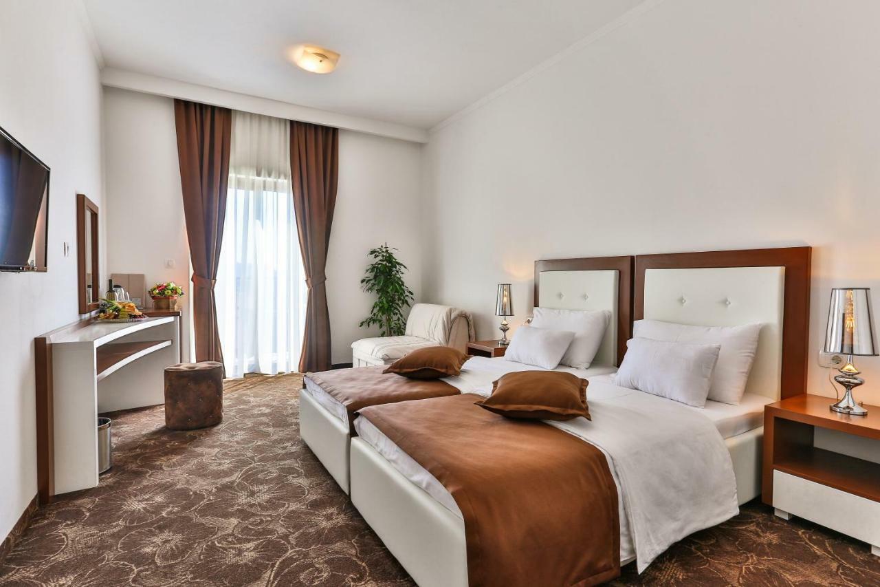 Hotel Pozzo Budva Bagian luar foto