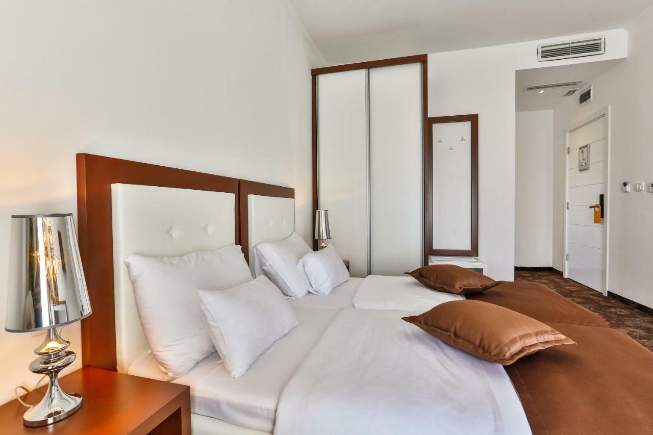 Hotel Pozzo Budva Bagian luar foto